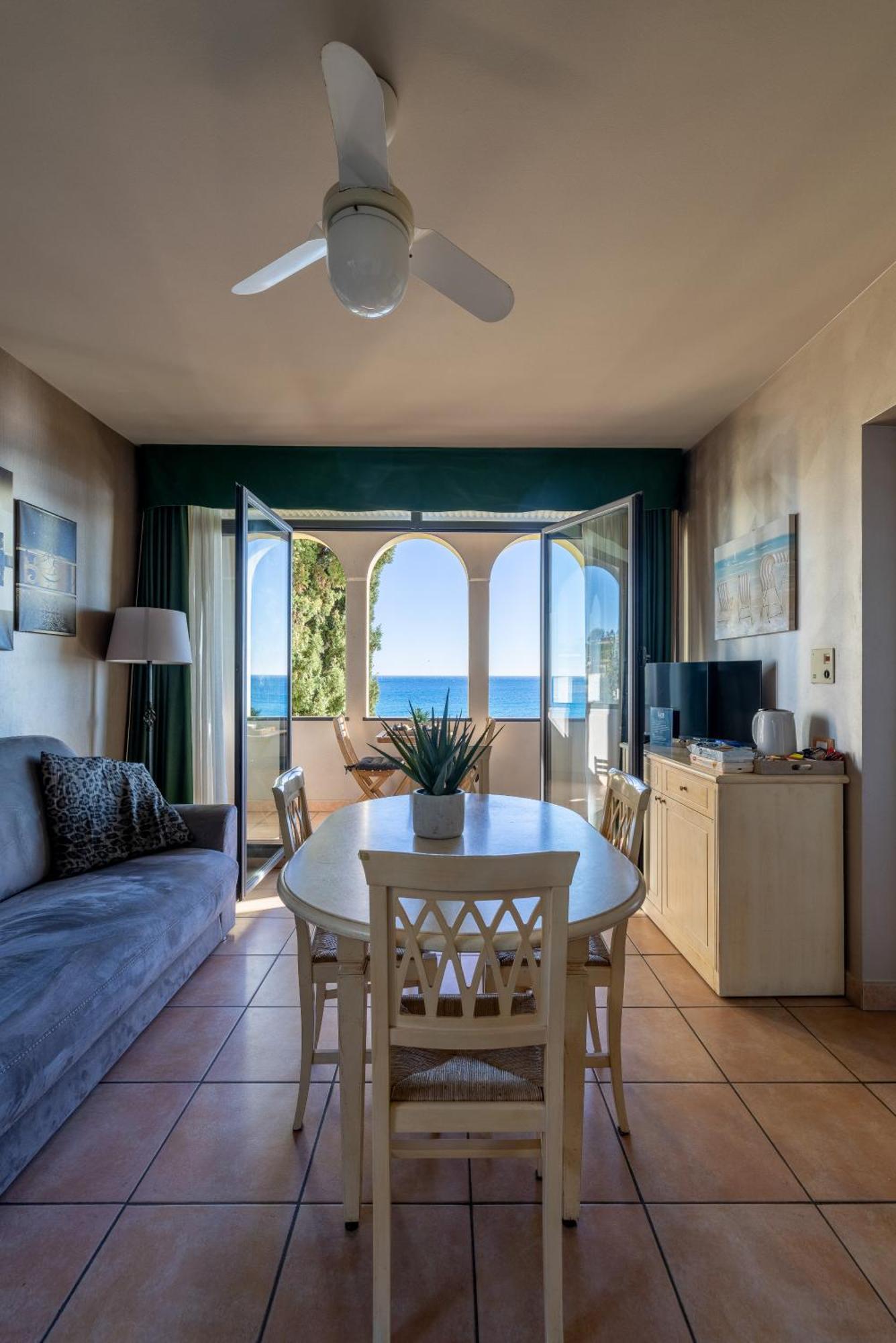 Baba Residences Alassio Exterior photo